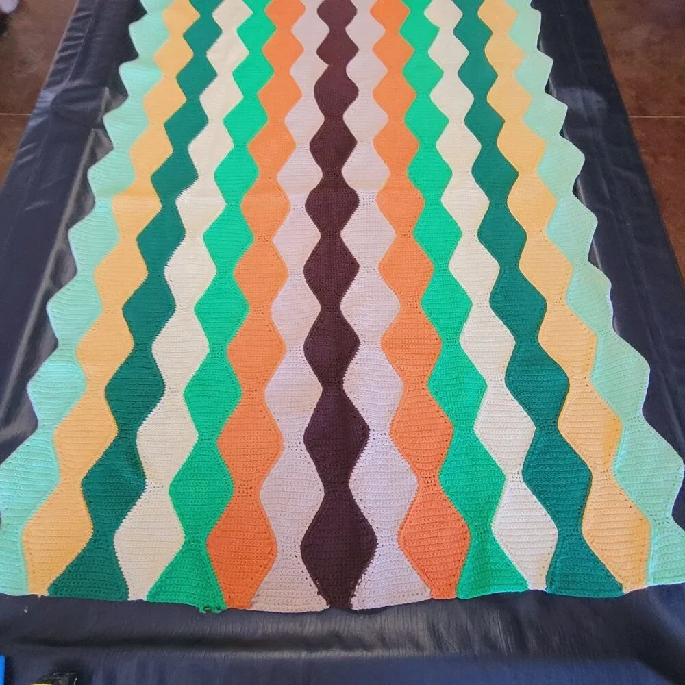 Handmade Crochet Afghan Throw Blanket Multicolor Retro Diamond Harlequin 68x47‎